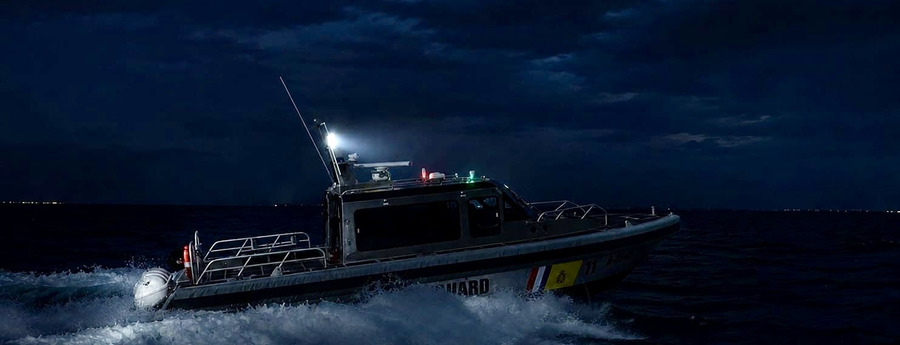 Fisherman rescued after falling overboard near Valero in Aruba