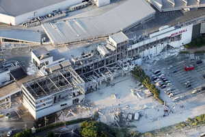 Meerdere doden na zware aardbeving en explosie in winkelcentrum in Japan