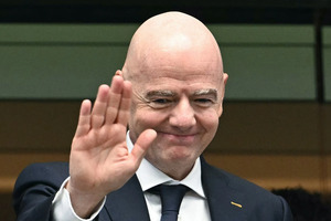 Infantino ta pidi disculpa, y FIFA ta mantene su como presidente