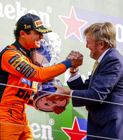  Verstappen ta crash den su ultimo GP na Zandvoort; Norris ta gana