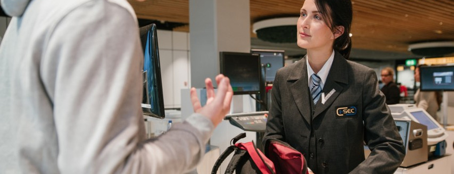 Schiphol passengers face long security delays for second straight day