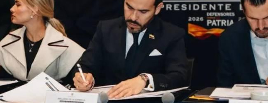 Colombian President Approves Extradition of Two Guerrilla Leaders to US