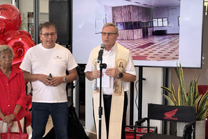 Jossy Motors a celebra 68 aña y reconoce empleada cu 50 aña di servicio