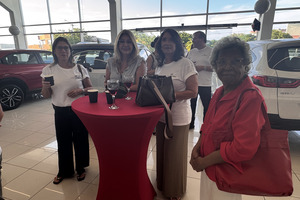 Jossy Motors a celebra 68 aña y reconoce empleada cu 50 aña di servicio