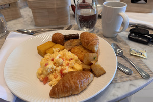 Prensa local a disfruta di desayuno ofreci pa Joia Aruba by Iberostar