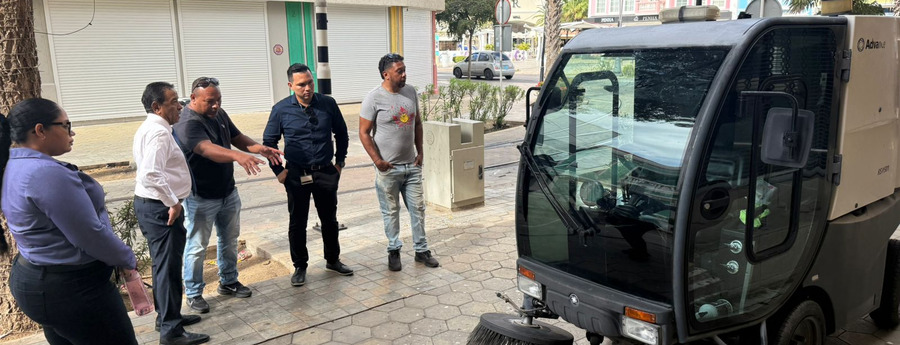 Aruba Pilots Specialized Street Cleaning Machine on Main Shopping Strip