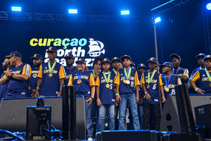 Gregory Elias ta honra campeonan mundial di Little League durante Curaçao North Sea Jazz Festival
