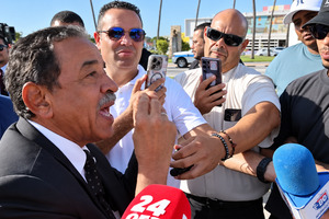 Tour operators a blokea rotonde Las Americas pa protesta 