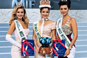 32 aña pasa Alexandra Ochoa a pone Aruba den top di Miss International