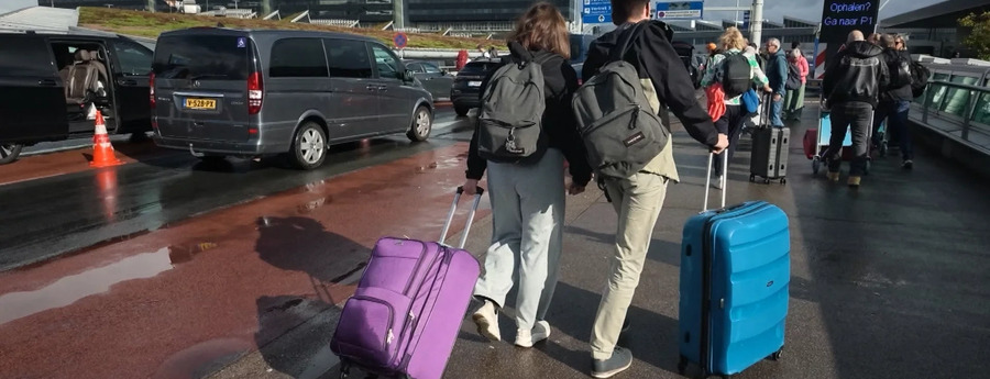 Dutch public transport strike complicates Schiphol travel for Aruba passengers