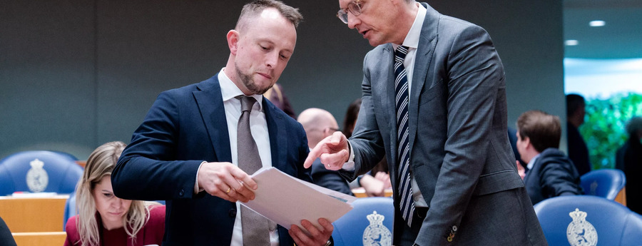 Un di cada cuatro pregunta parlamentario Hulandes tin rastro di AI