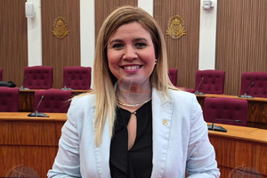 Arends-Reyes (AVP) ta pidi plan multianual pa scolnan sigur y digno