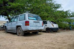 Doñonan tin te 23 di september pa kita auto bandona for di caminda publico 