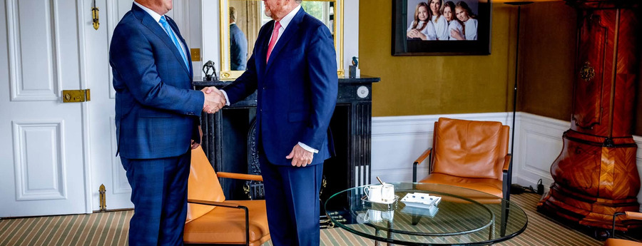 Gobernador Boekhoudt ricibi pa Rey Willem-Alexander na Huis ten Bosch