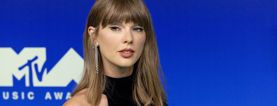 Taylor Swift becomes most awarded artist in MTV VMA history