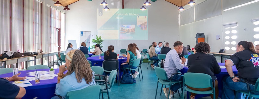 Aruba Reviews MAVO Curriculum in Series of Education Consultations