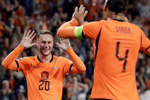  Zirkzee ta duna Hulanda victoria 2-1 riba Serbia den di 100 interland di Van Dijk