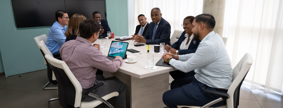 Husticia y Turismo ta busca cooperacion structural cu AHSF pa preveni riesgo den zona hotelero y turistico