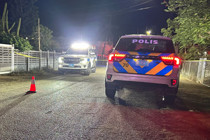  Muher di 27 aña asesina den cura di su cas na Pos Chikito