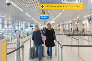 Schiphol ta funciona normal atrobe despues cu fayo a laga centenares perde buelo
