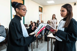 Universidad di Aruba ta ofrece conseho huridico pa hende cu entrada abou