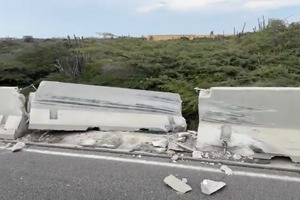 Accidente di trafico serio riba Watty Vos Boulevard, ta laga hopi destruccion y trafico mal pega