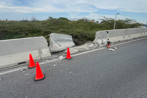 Accidente di trafico serio riba Watty Vos Boulevard, ta laga hopi destruccion y trafico mal pega