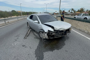 Accidente di trafico serio riba Watty Vos Boulevard, ta laga hopi destruccion y trafico mal pega