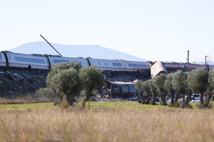 64 morto den choque di trein na Spaña