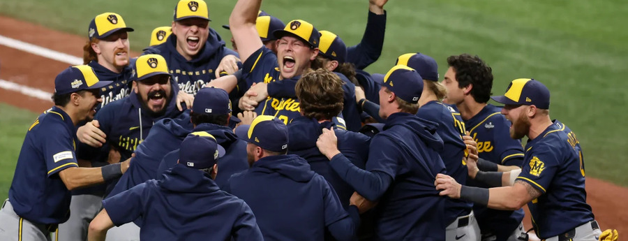 United States: Milwaukee Brewers win first World Series title