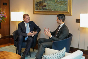 Jetten y Eman a reuni na Den Haag: economia, turismo y seguridad di Aruba tabata riba mesa